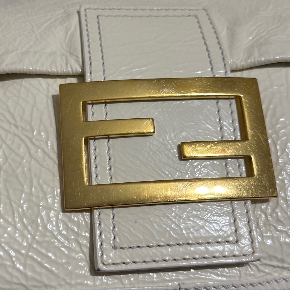 RARE Auth Fendi XL Baguette patent leather Ivory Shoulder Bag crossbody clutch - Picture 8 of 16